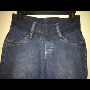 Maternity Jean Capri’s